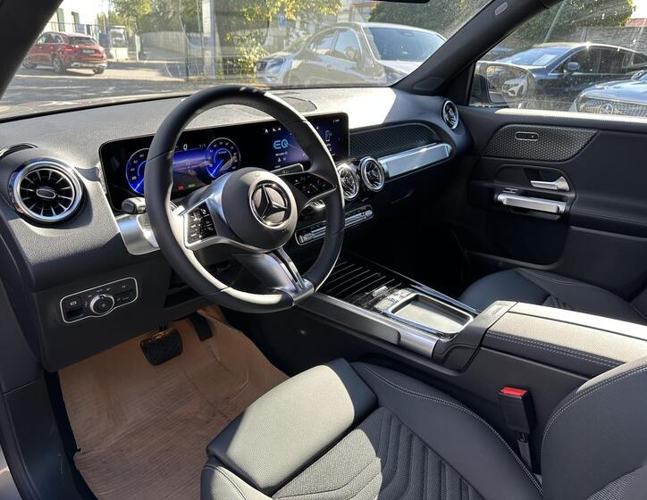 Mercedes-Benz EQB 5
