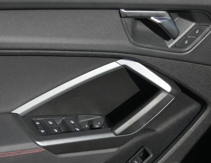 Audi Q3 9