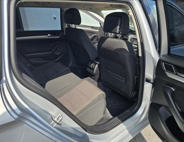 Volkswagen Passat 36