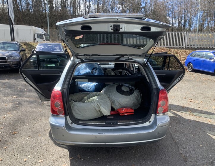 Toyota Avensis 17