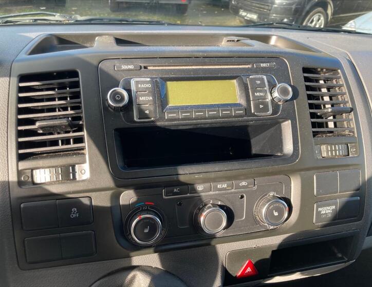 Volkswagen Caravelle 16