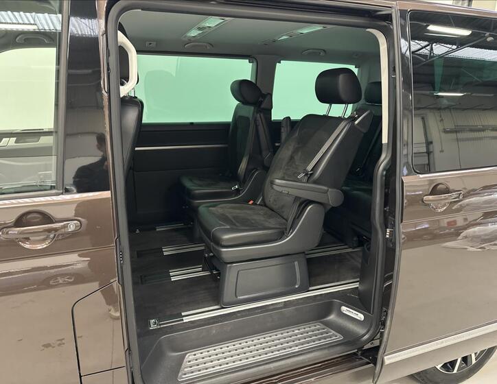 Volkswagen Multivan 22