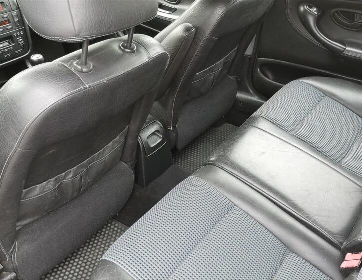 Peugeot 406 14
