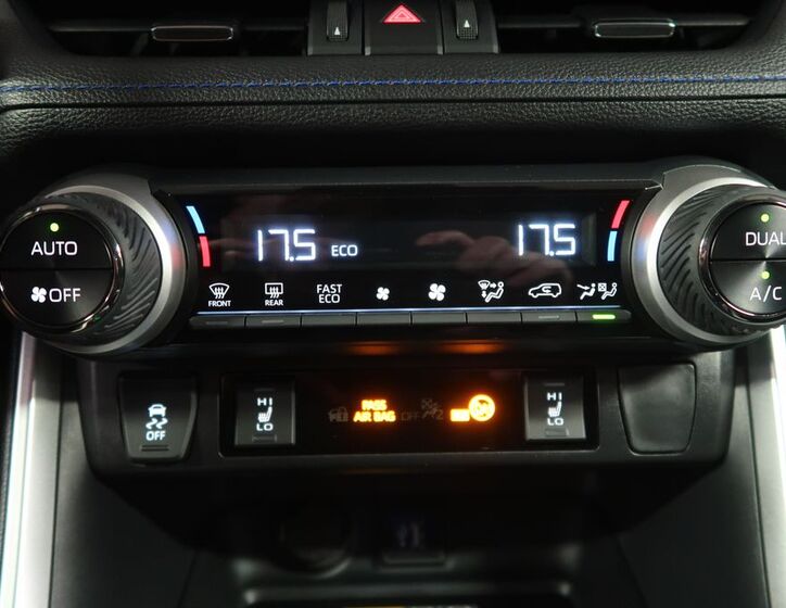 Toyota RAV4 22