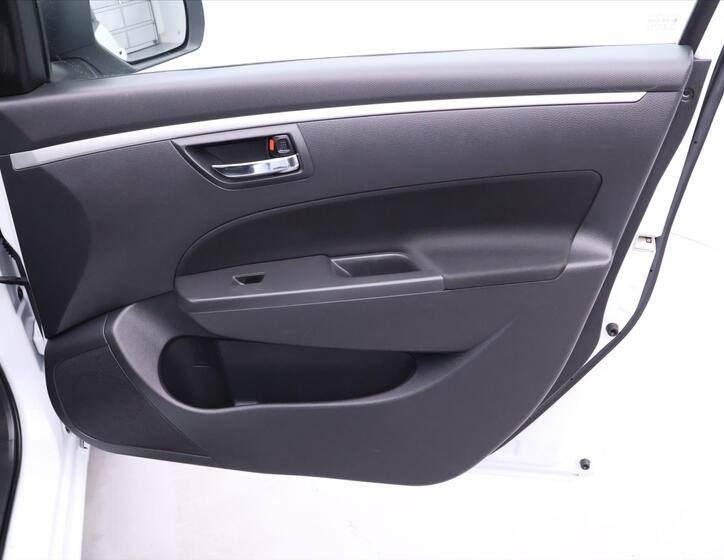 Suzuki Swift 12