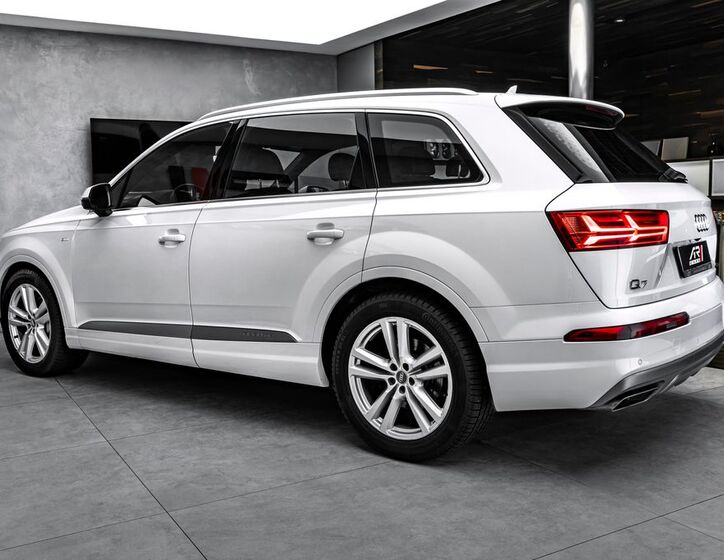 Audi Q7 7
