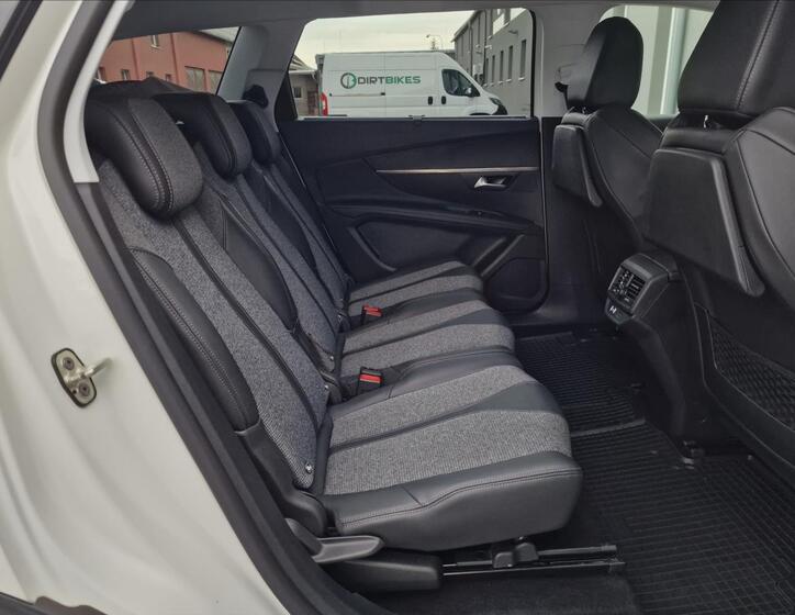 Peugeot 5008 15