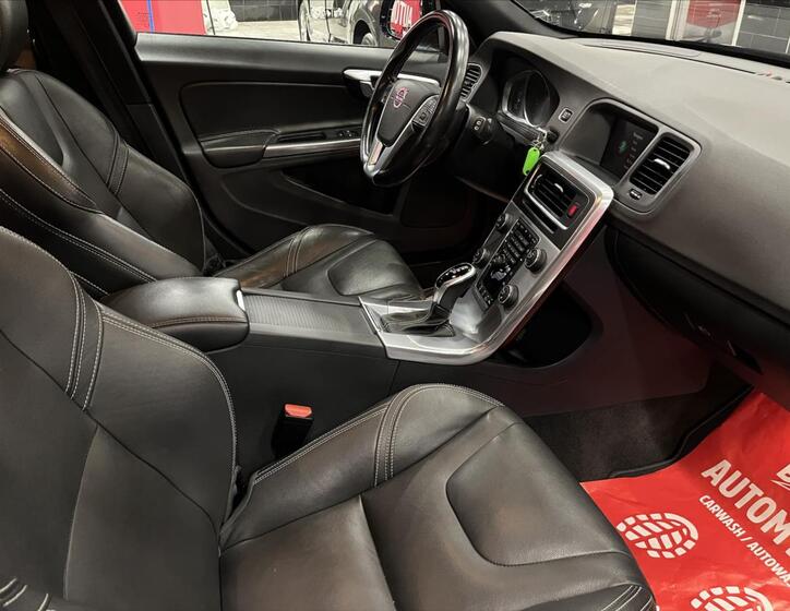 Volvo V60 27