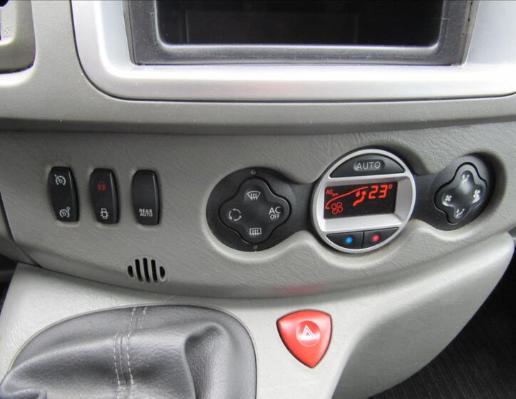 Renault Trafic 18