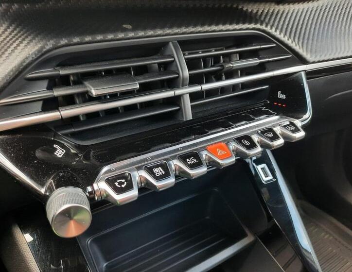 Peugeot 2008 23
