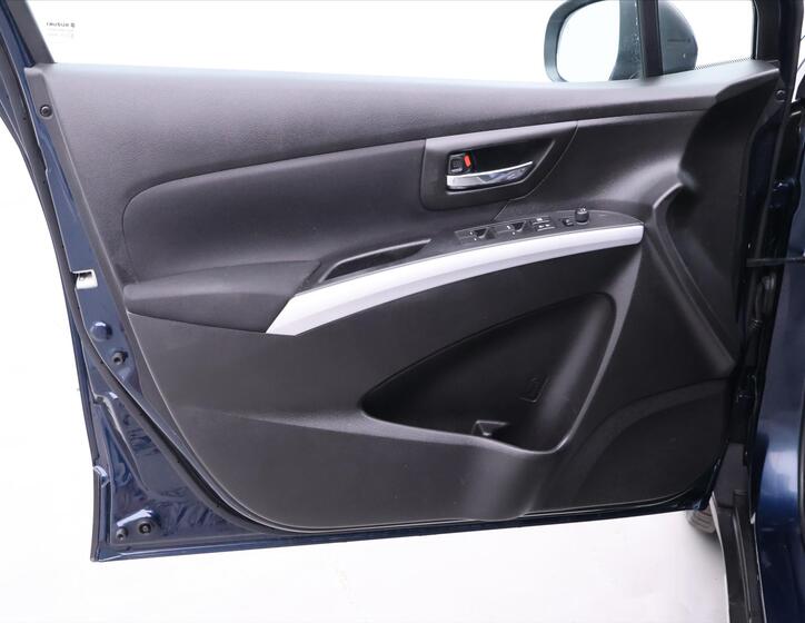 Suzuki SX4 S-Cross 10