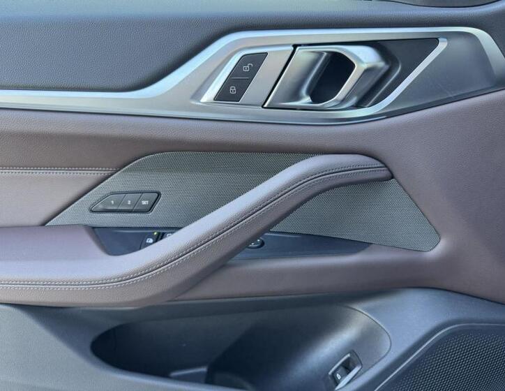 BMW i4 18
