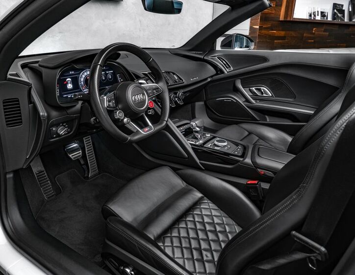 Audi R8 15