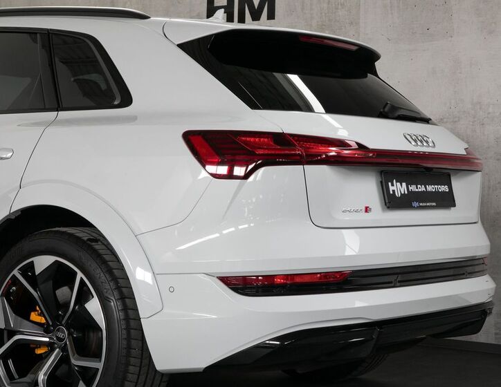Audi e-tron 8