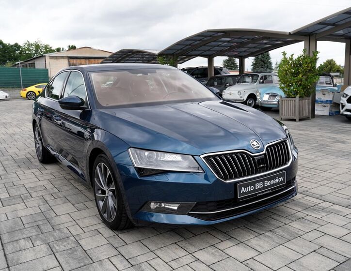 Škoda Superb 8