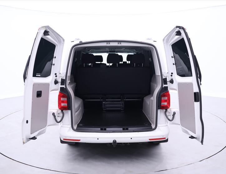 Volkswagen Caravelle 9