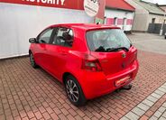 Toyota Yaris 8