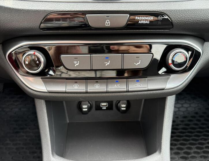 Hyundai i30 16