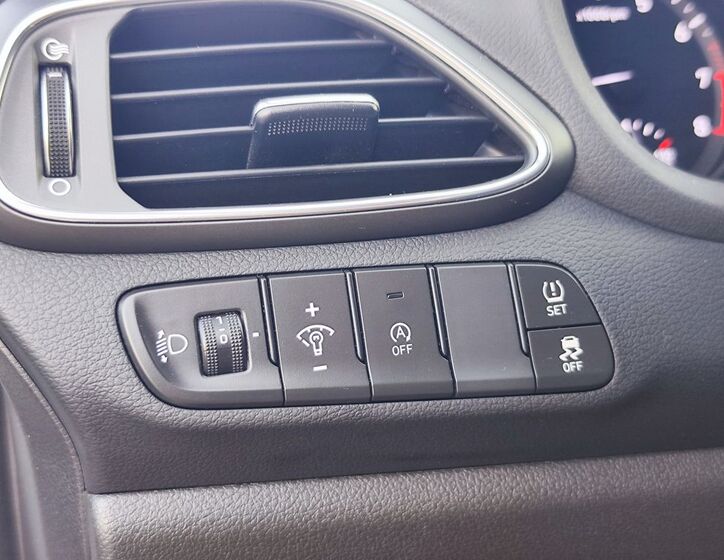 Hyundai i30 25