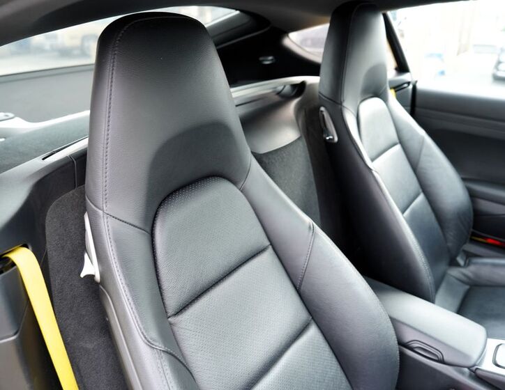 Porsche Cayman 27