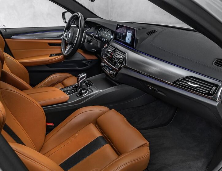 BMW M5 15