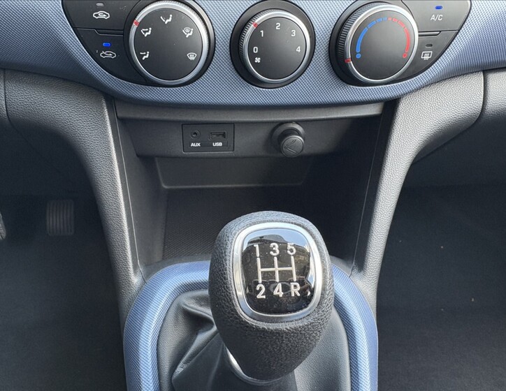 Hyundai i10 12