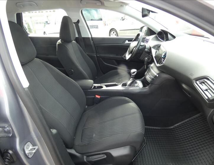 Peugeot 308 10
