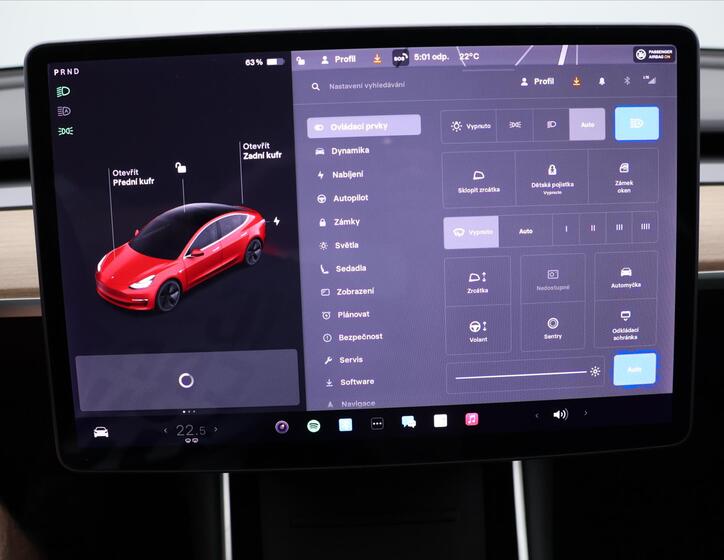 Tesla Model 3 22