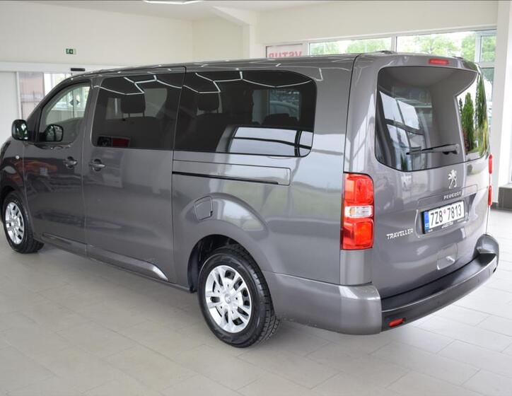 Peugeot Traveller 8