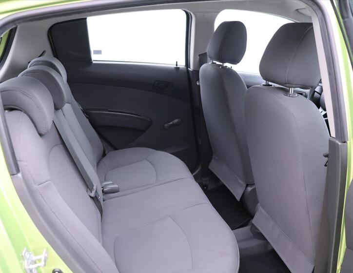 Chevrolet Spark 13