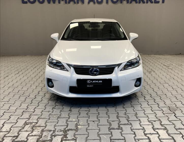 Lexus CT 200h 4