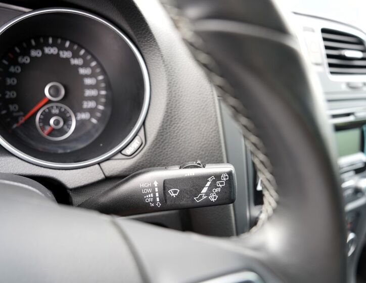 Volkswagen Golf 24