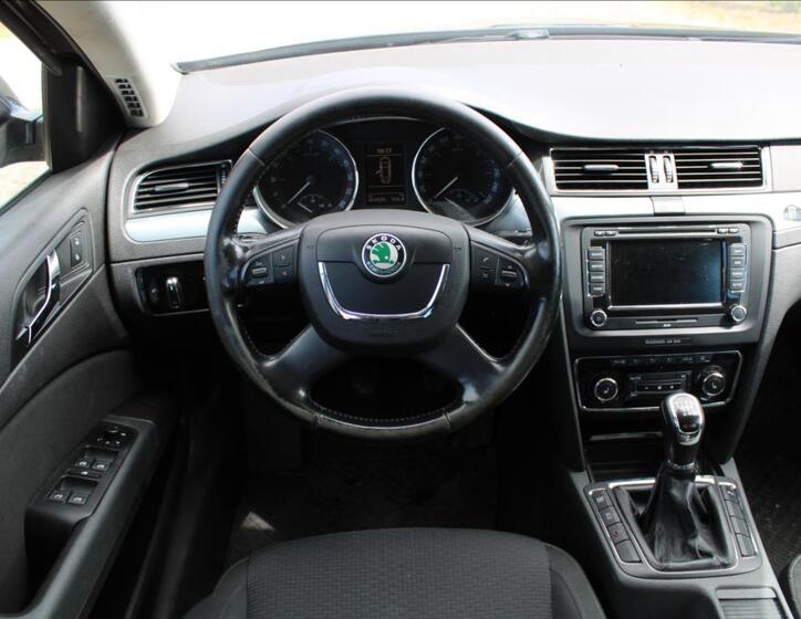 Škoda Superb 12