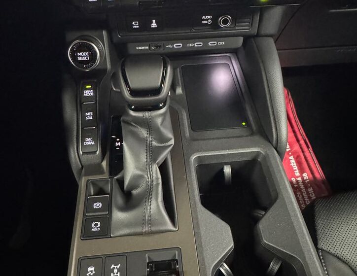 Toyota Land Cruiser 16