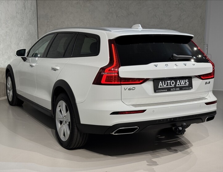 Volvo V60 8