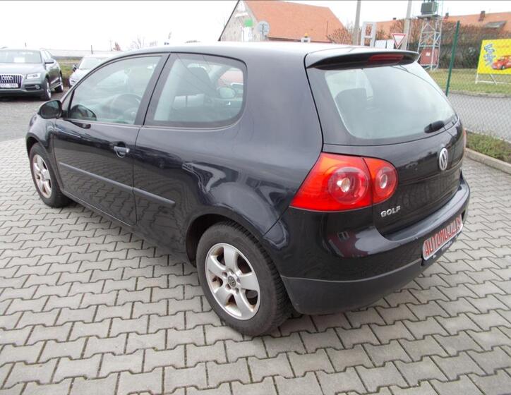 Volkswagen Golf 11