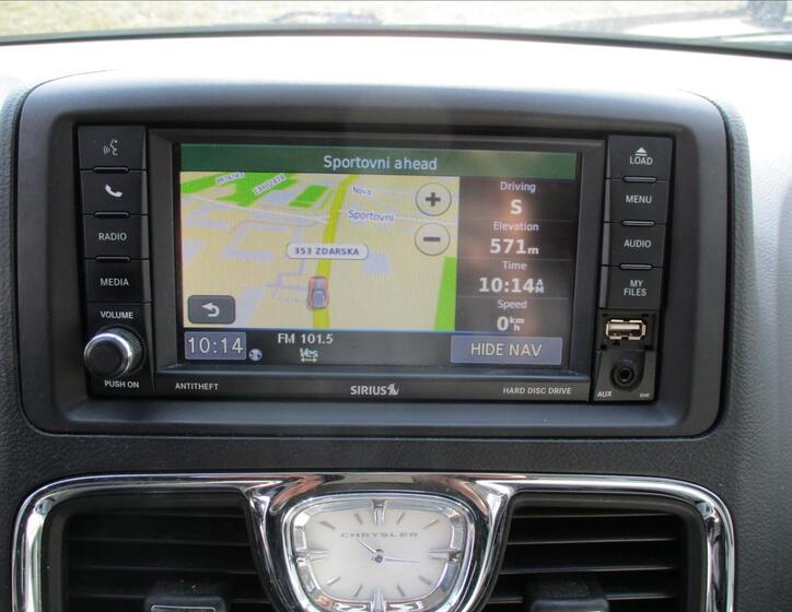 Chrysler Town & Country 21