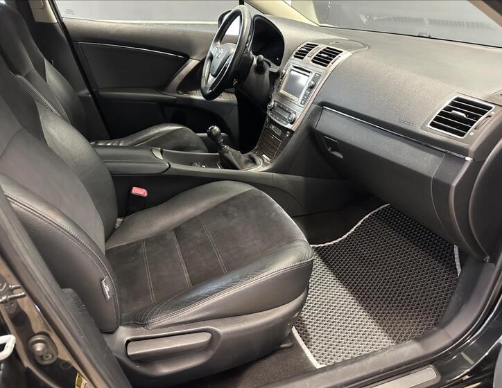 Toyota Avensis 14