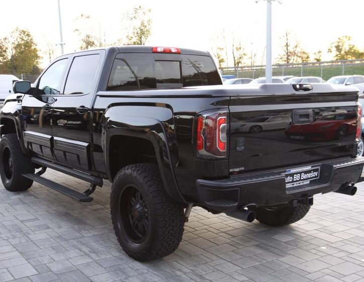 GMC Sierra 4