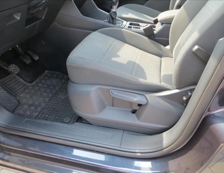 Ford Tourneo Connect 15