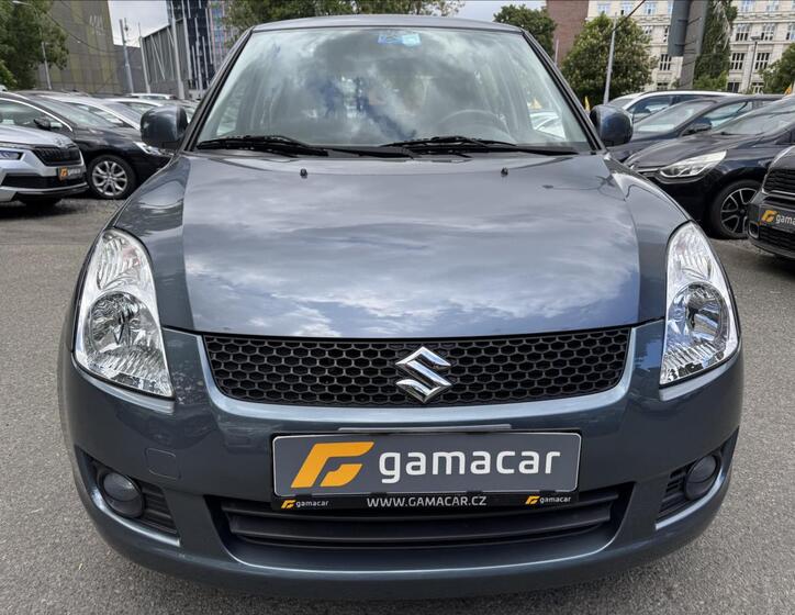 Suzuki Swift 1