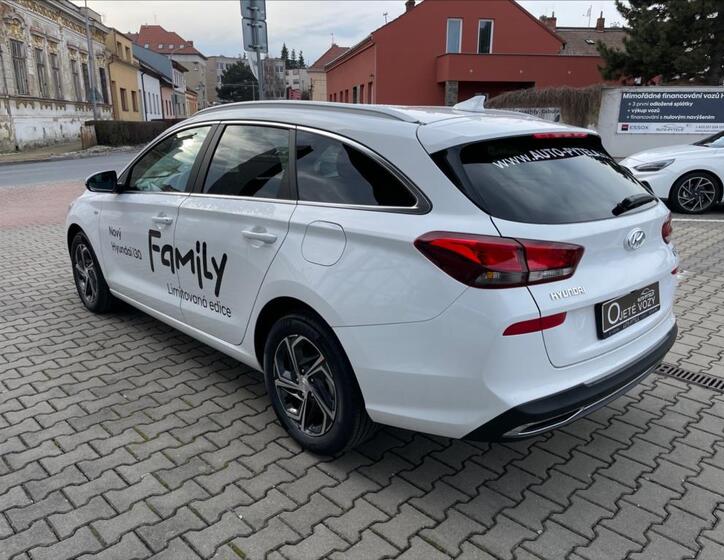 Hyundai i30 4
