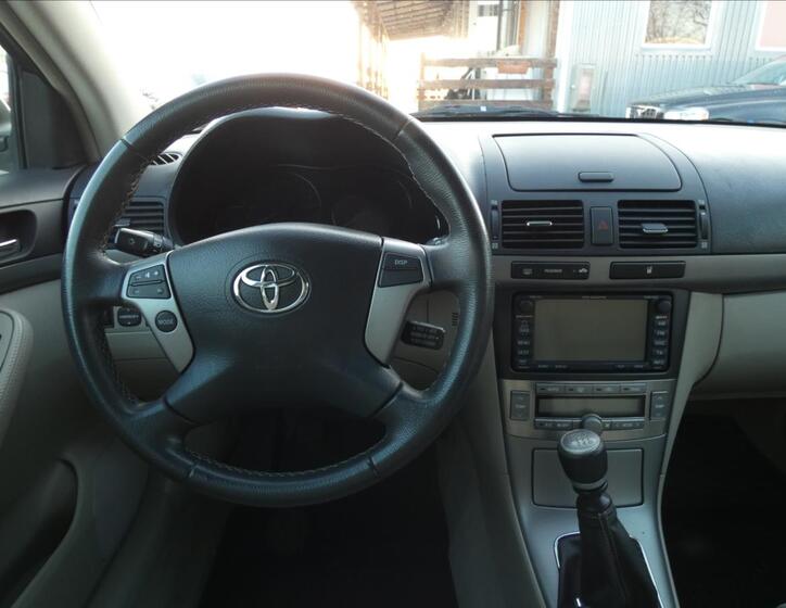 Toyota Avensis 7