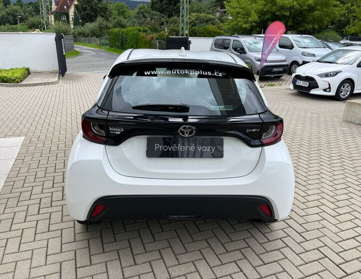 Toyota Yaris 5