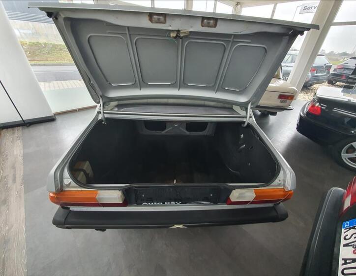 Peugeot 305 5