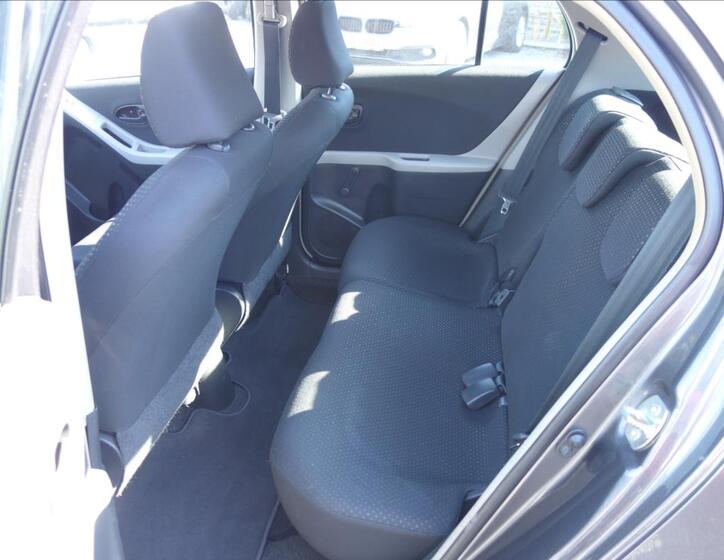 Toyota Yaris 14