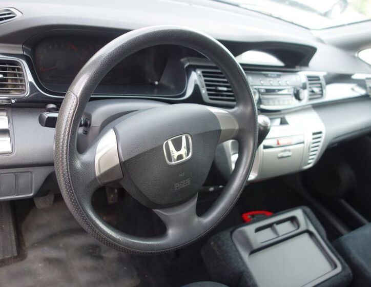 Honda FR-V 17
