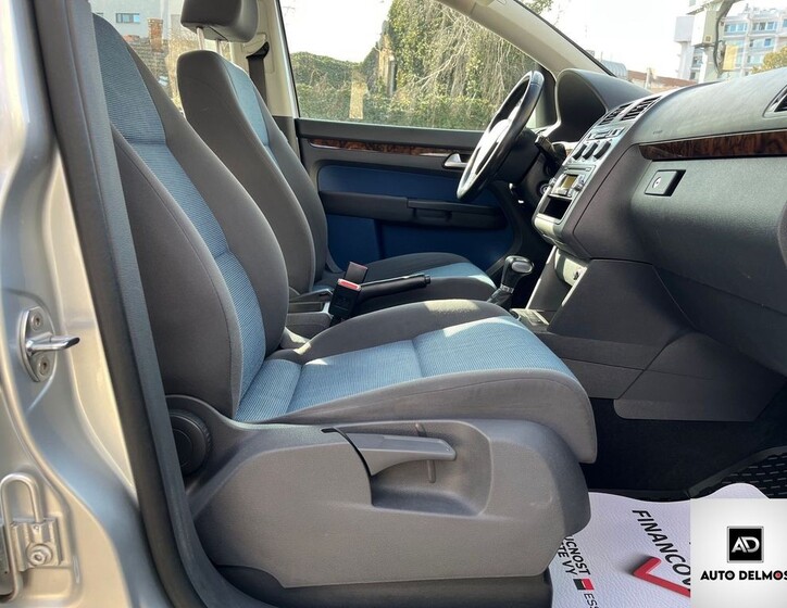 Volkswagen Touran 26