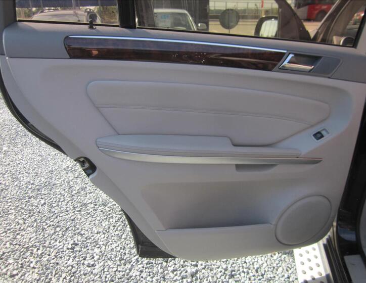 Mercedes-Benz GL 33