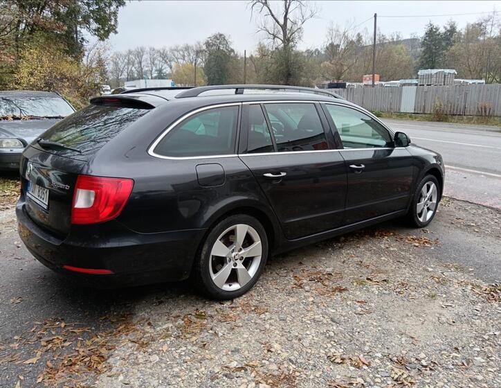 Škoda Superb 12